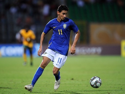 亚博-冲刺阶段体能课后；斯图加特复出首秀备战美洲杯；管理层满意；更衣室氛围转暖的简单介绍