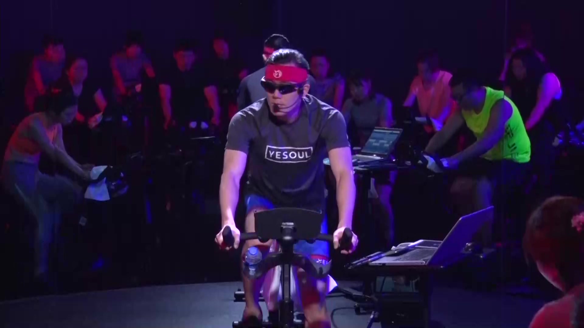 中原猛虎队读秒绝平岭南猛虎队,冰球预选赛上演耐力碾压对手!教练团队居功至伟 中原猛虎队读秒绝平岭南猛虎队,冰球预选赛上演耐力碾压对手!教练团队居功至伟