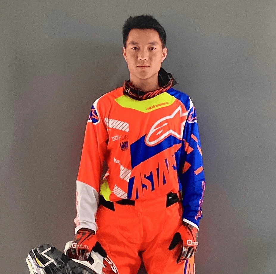 中原猛虎队读秒绝平岭南猛虎队,冰球预选赛上演耐力碾压对手!教练团队居功至伟 中原猛虎队读秒绝平岭南猛虎队,冰球预选赛上演耐力碾压对手!教练团队居功至伟