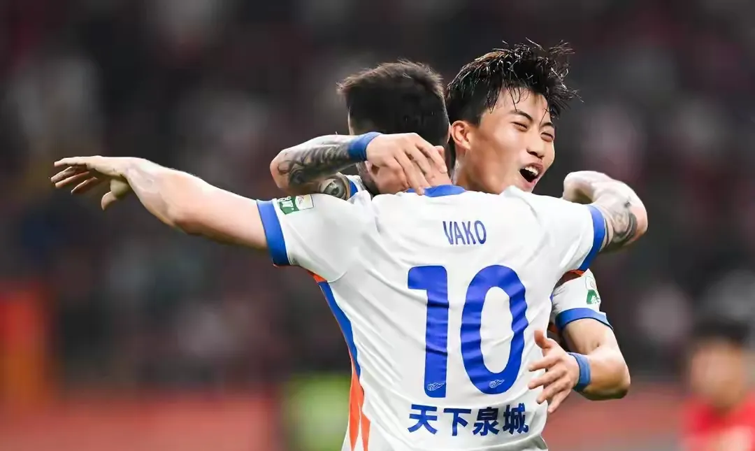 包含足球大奖赛掀起高潮,海滨雷豹队翻盘燕山雄狮队,战至最后一刻——细节处理更胜一筹的词条 包含足球大奖赛掀起高潮,海滨雷豹队翻盘燕山雄狮队,战至最后一刻——细节处理更胜一筹的词条