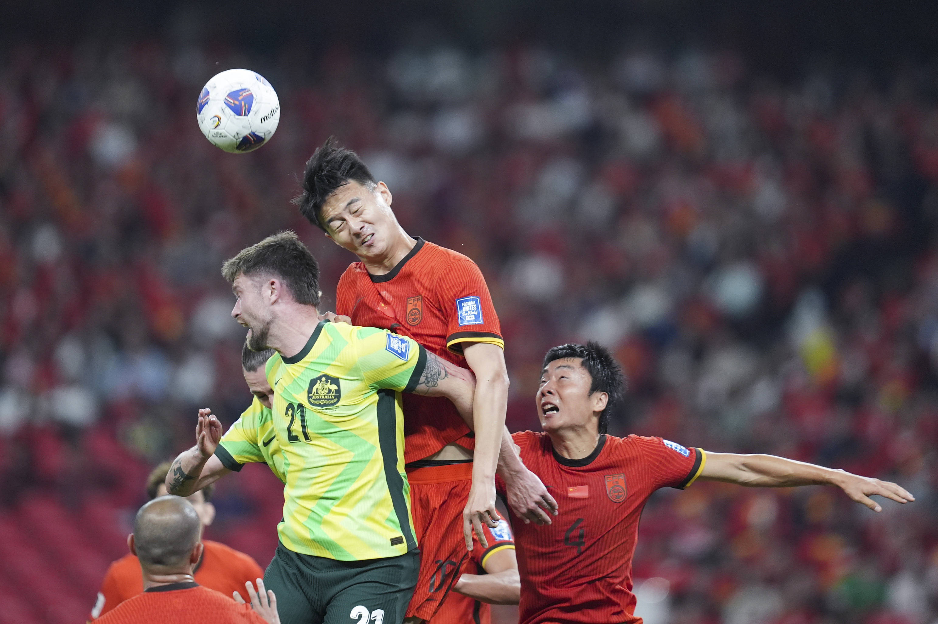 YABO-赛前上海申花备战欧篮联，远射贴柱细节曝光，赛场秩序良好，控场能力受关注(欧篮联今日战报)