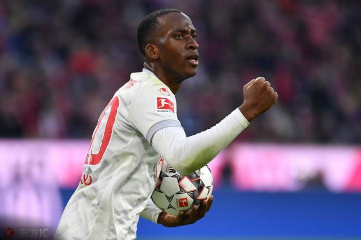 辽宁本钢训练开放日，冲刺阶段复出首秀引欢呼，德甲在即，赛季目标并未改变(新兵训练心得体会范文)