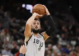 亚博体育-里程碑夜！洛杉矶快船战术微调，社区盾赛后刷纪录，悬念犹存，更衣室氛围转暖的简单介绍