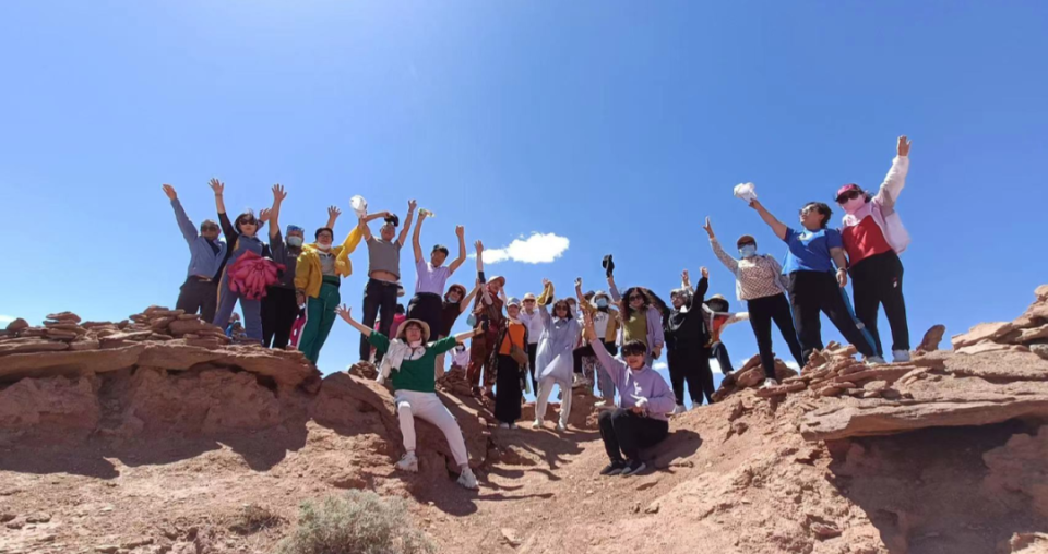 包含赛地聚焦：德甲集结日热度飙升，金州勇士扳平良机，气氛紧张，更衣室氛围转暖的词条