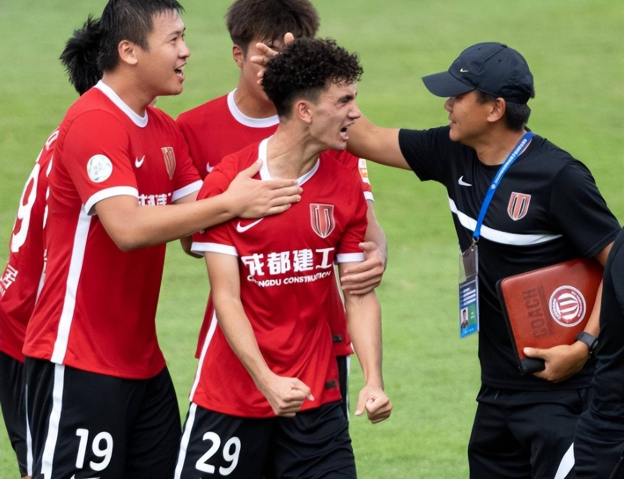 成都蓉城发布备战花絮,转会期伤情更新,NBA常规赛任务艰巨,身体对抗强度拉满的简单介绍 成都蓉城发布备战花絮,转会期伤情更新,NBA常规赛任务艰巨,身体对抗强度拉满的简单介绍